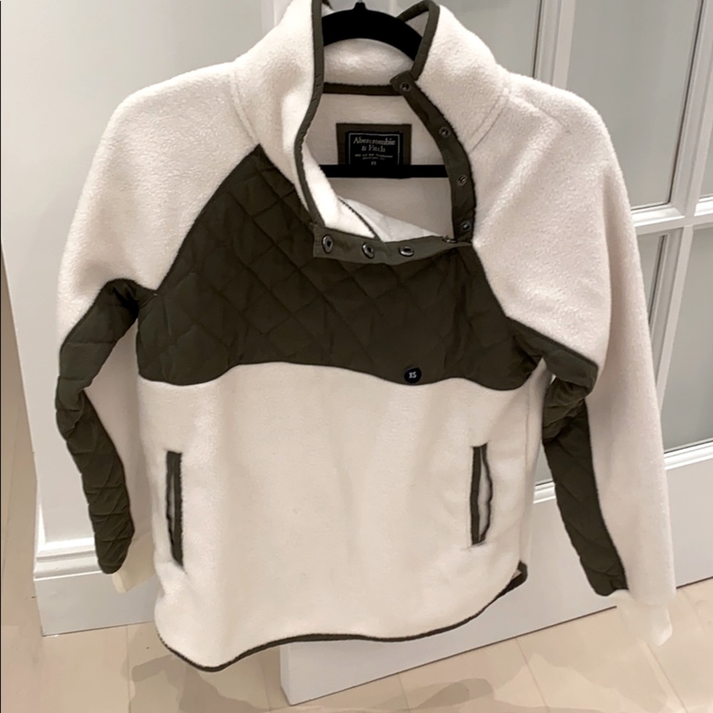 NWT ABERCROMBIE SWEATER